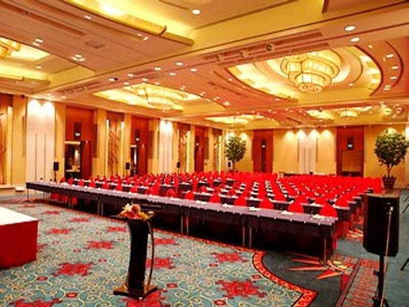 Renaissance Wuhan Hotel Instalações foto
